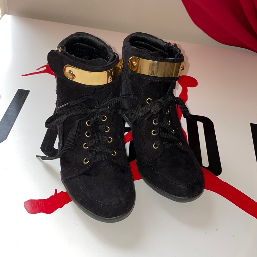 Wedge booties